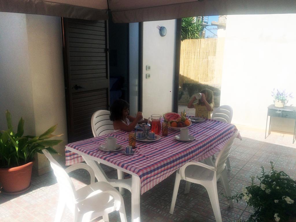 Casa Vacanza Da Rosa Custonaci Exteriör bild