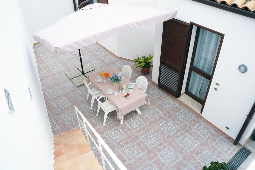 Casa Vacanza Da Rosa Custonaci Exteriör bild